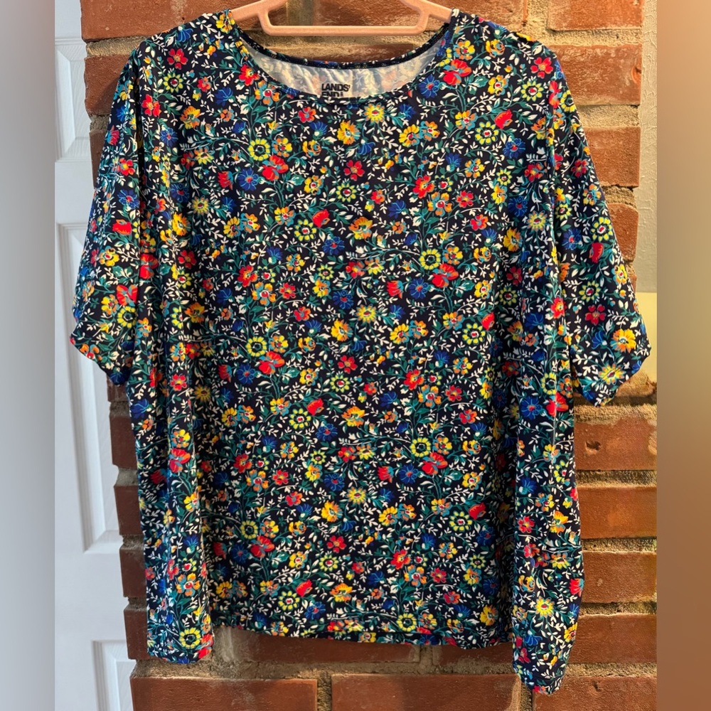 Lands End 2X Swim Floral Patterned Top. PTP 25”